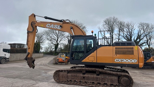 2017 Case CX 300 D 3 1 4